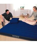 4 - Materasso gonfiabile matrimoniale Intex 68765 pompa manuale 2 cuscini