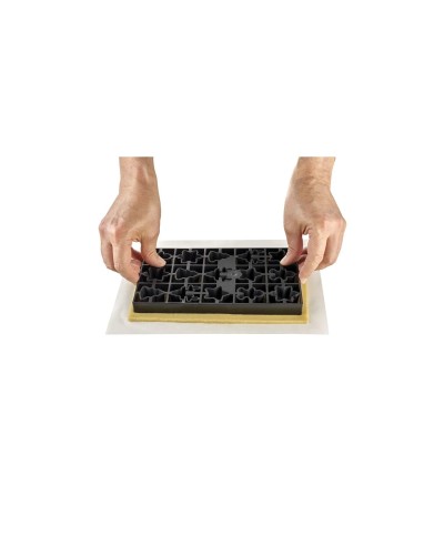 2 - Voilà Cookie Winter Holiday Tagliabiscotti Natale Silikomart